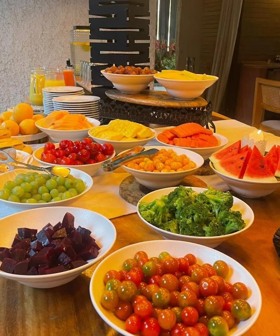 Hunters Hotel ميديلين 4*,